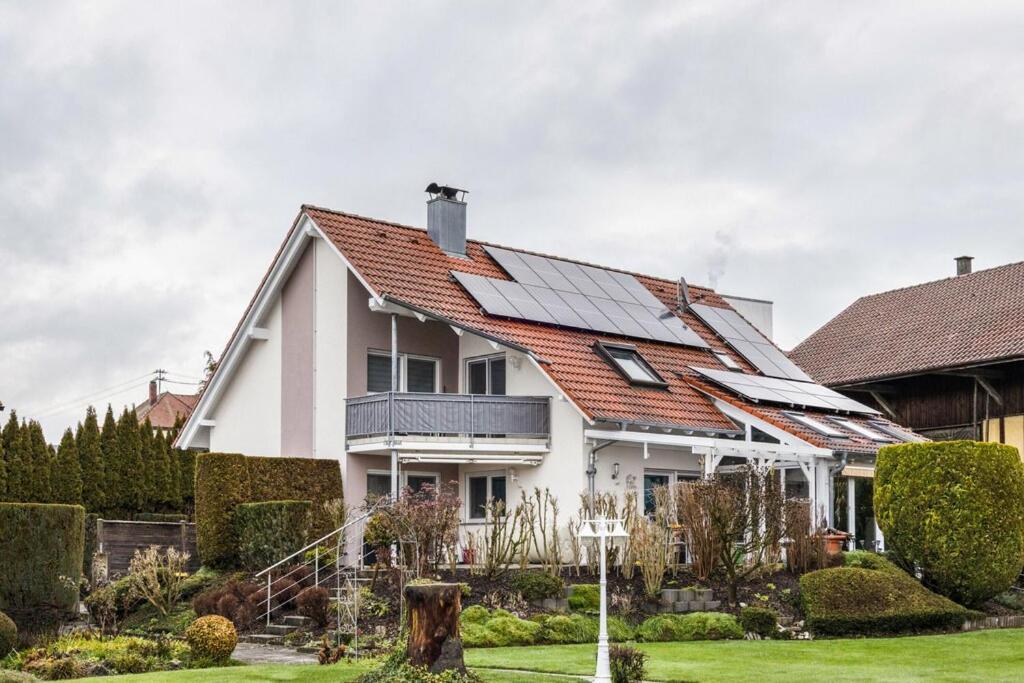 Ferienwohnung Im Gruenen, 10 Km Rv, 30 Km Bodensee, Kueche Bad Balkon Wolpertswende Buitenkant foto