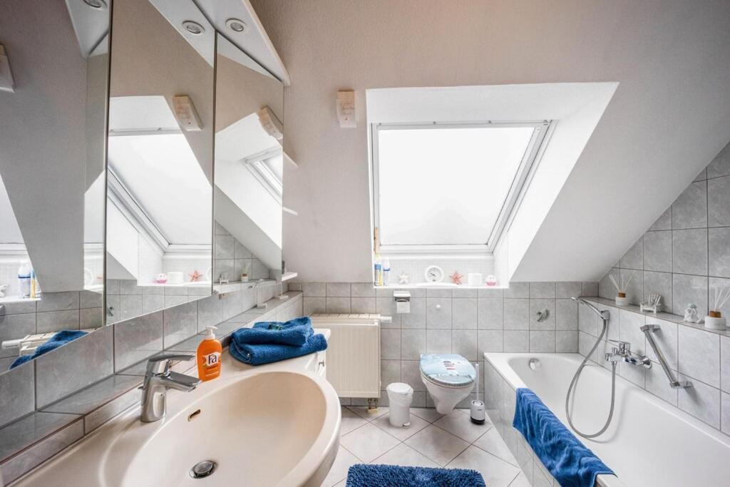Ferienwohnung Im Gruenen, 10 Km Rv, 30 Km Bodensee, Kueche Bad Balkon Wolpertswende Buitenkant foto